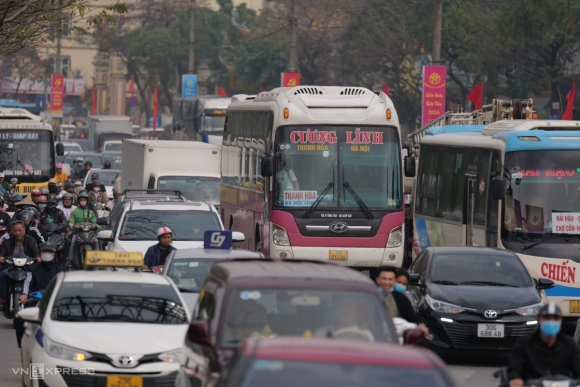 7 Nguoi Dan Linh Kinh Hanh Ly Roi Ha Noi Ve Que An Tet