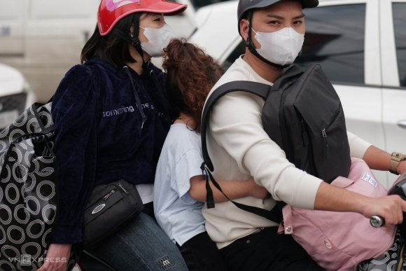 9 Nguoi Dan Linh Kinh Hanh Ly Roi Ha Noi Ve Que An Tet